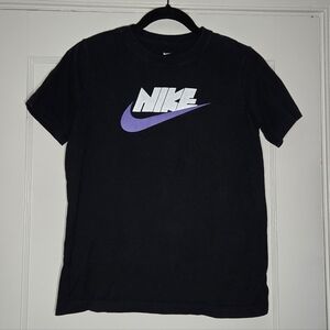 Nike Black w/ Purple Swoosh T-Shirt - Kids Large